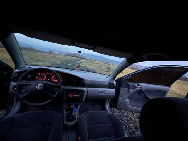 Зелений Шкода Октавія, об'ємом двигуна 1.6 л та пробігом 319 тис. км за 1000 $, фото 4 на Automoto.ua