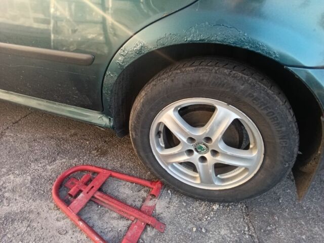 Зеленый Шкода Октавия, объемом двигателя 1.9 л и пробегом 425 тыс. км за 2600 $, фото 5 на Automoto.ua