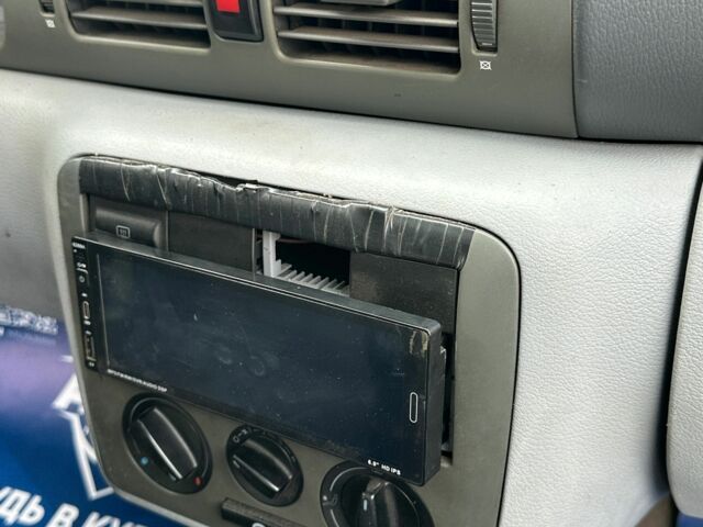 Зеленый Шкода Октавия, объемом двигателя 1.8 л и пробегом 294 тыс. км за 2400 $, фото 3 на Automoto.ua