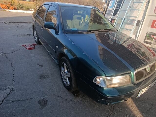 Зеленый Шкода Октавия, объемом двигателя 1.9 л и пробегом 425 тыс. км за 2600 $, фото 3 на Automoto.ua