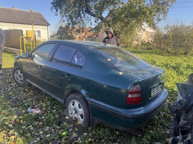 Зеленый Шкода Октавия, объемом двигателя 1.6 л и пробегом 300 тыс. км за 1450 $, фото 1 на Automoto.ua