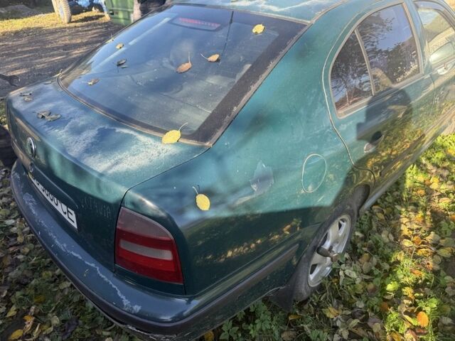 Зеленый Шкода Октавия, объемом двигателя 1.6 л и пробегом 300 тыс. км за 1450 $, фото 2 на Automoto.ua