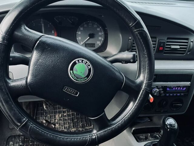 Зеленый Шкода Октавия, объемом двигателя 1.6 л и пробегом 260 тыс. км за 3750 $, фото 3 на Automoto.ua