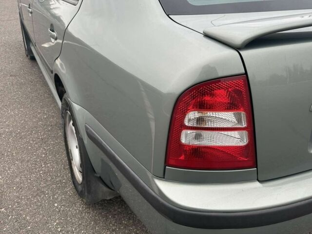 Зеленый Шкода Октавия, объемом двигателя 2 л и пробегом 280 тыс. км за 4000 $, фото 2 на Automoto.ua