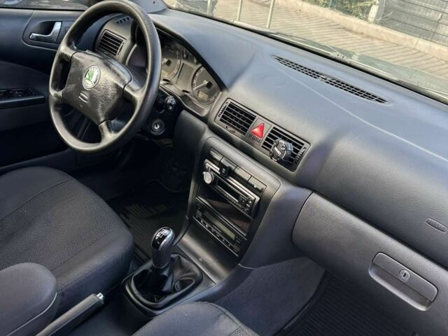 Зеленый Шкода Октавия, объемом двигателя 2 л и пробегом 280 тыс. км за 4000 $, фото 10 на Automoto.ua