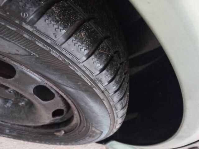 Зеленый Шкода Октавия, объемом двигателя 1.6 л и пробегом 280 тыс. км за 3800 $, фото 5 на Automoto.ua