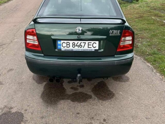 Зеленый Шкода Октавия, объемом двигателя 1.8 л и пробегом 330 тыс. км за 5600 $, фото 1 на Automoto.ua
