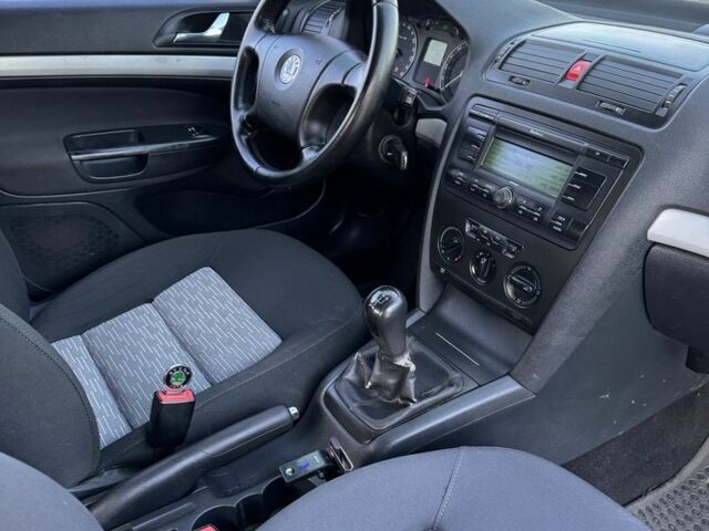 Зелений Шкода Октавія, об'ємом двигуна 1.6 л та пробігом 290 тис. км за 4900 $, фото 7 на Automoto.ua