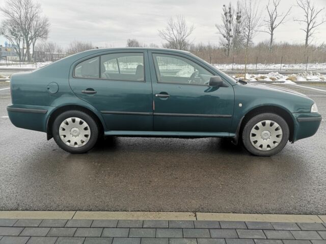 Зелений Шкода Октавія, об'ємом двигуна 0 л та пробігом 302 тис. км за 1600 $, фото 5 на Automoto.ua