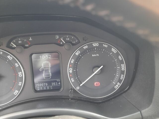 Зелений Шкода Октавія, об'ємом двигуна 0 л та пробігом 300 тис. км за 2600 $, фото 9 на Automoto.ua