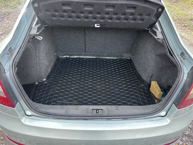 Зелений Шкода Октавія, об'ємом двигуна 1.6 л та пробігом 160 тис. км за 8000 $, фото 11 на Automoto.ua