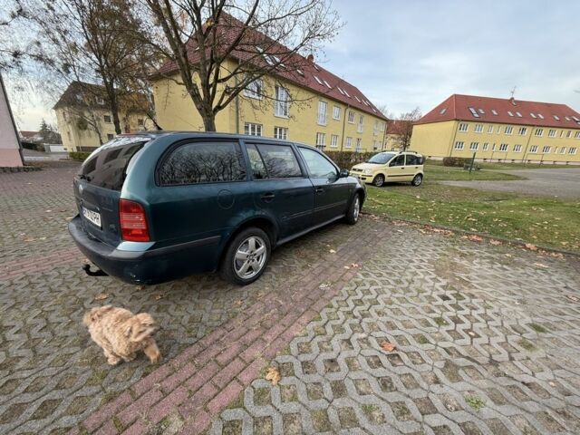 Зеленый Шкода Октавия, объемом двигателя 1.9 л и пробегом 400 тыс. км за 2600 $, фото 3 на Automoto.ua