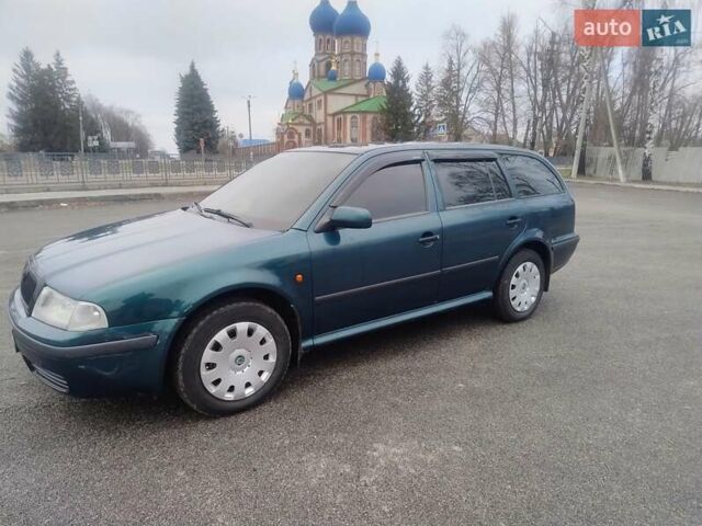 Зеленый Шкода Октавия, объемом двигателя 1.6 л и пробегом 329 тыс. км за 4000 $, фото 3 на Automoto.ua
