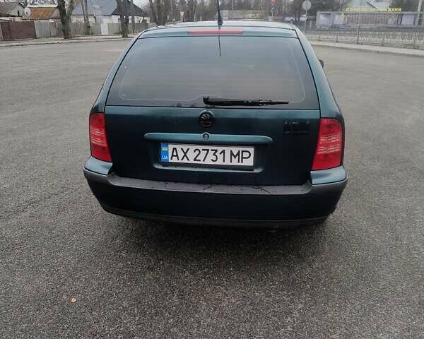 Зеленый Шкода Октавия, объемом двигателя 1.6 л и пробегом 329 тыс. км за 4000 $, фото 1 на Automoto.ua