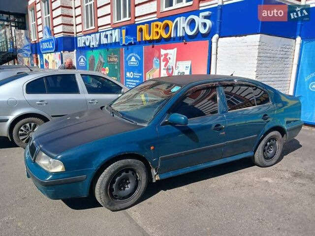 Зеленый Шкода Октавия, объемом двигателя 1.6 л и пробегом 350 тыс. км за 1545 $, фото 5 на Automoto.ua