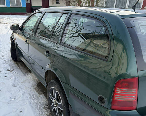 Зелений Шкода Октавія, об'ємом двигуна 1.6 л та пробігом 340 тис. км за 2999 $, фото 12 на Automoto.ua