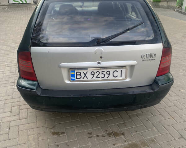 Зеленый Шкода Октавия, объемом двигателя 1.6 л и пробегом 500 тыс. км за 2850 $, фото 3 на Automoto.ua