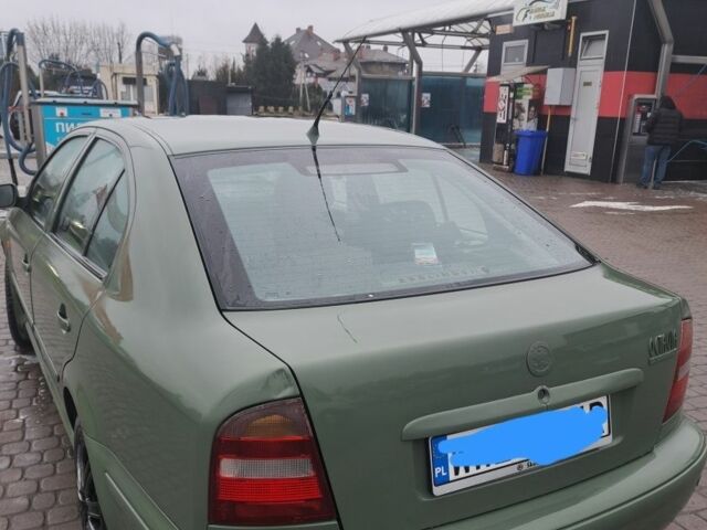 Зеленый Шкода Октавия, объемом двигателя 2 л и пробегом 348 тыс. км за 1900 $, фото 1 на Automoto.ua