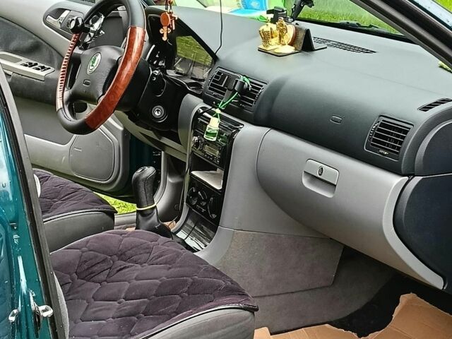 Зелений Шкода Октавія, об'ємом двигуна 1.6 л та пробігом 270 тис. км за 3499 $, фото 6 на Automoto.ua