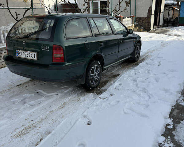 Зелений Шкода Октавія, об'ємом двигуна 1.6 л та пробігом 340 тис. км за 2999 $, фото 17 на Automoto.ua