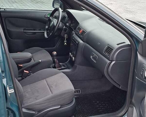 Зелений Шкода Октавія, об'ємом двигуна 2 л та пробігом 250 тис. км за 3800 $, фото 16 на Automoto.ua