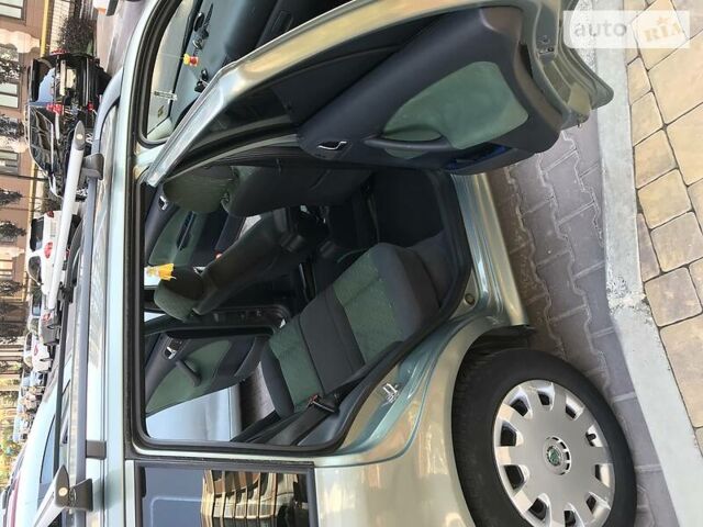 Зелений Шкода Октавія, об'ємом двигуна 1.6 л та пробігом 256 тис. км за 5400 $, фото 7 на Automoto.ua