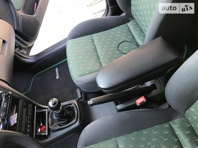 Зелений Шкода Октавія, об'ємом двигуна 1.6 л та пробігом 256 тис. км за 5400 $, фото 25 на Automoto.ua