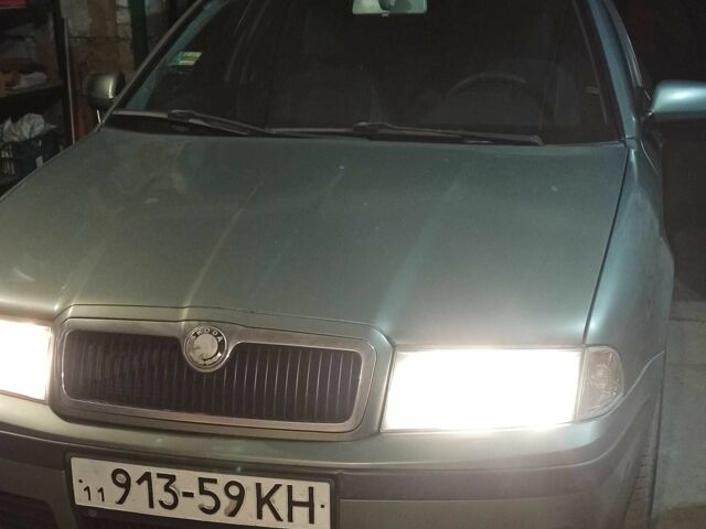 Зелений Шкода Октавія, об'ємом двигуна 2 л та пробігом 500 тис. км за 3500 $, фото 5 на Automoto.ua