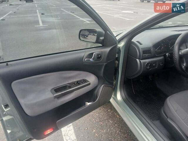 Зеленый Шкода Октавия, объемом двигателя 1.6 л и пробегом 273 тыс. км за 5300 $, фото 9 на Automoto.ua