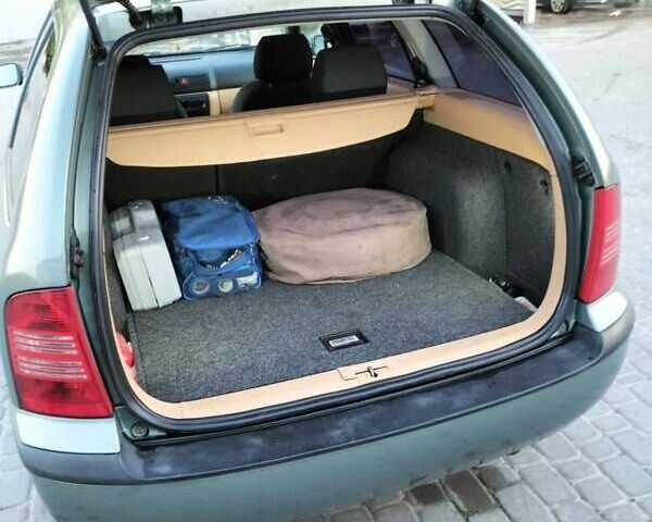 Зеленый Шкода Октавия, объемом двигателя 1.98 л и пробегом 269 тыс. км за 4600 $, фото 4 на Automoto.ua