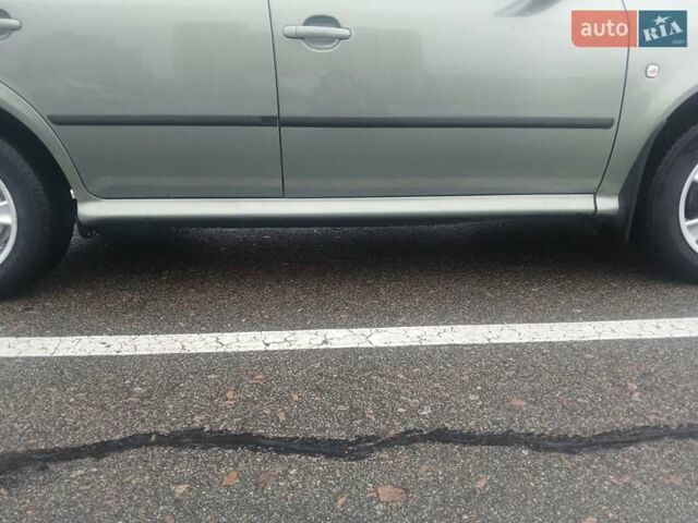 Зеленый Шкода Октавия, объемом двигателя 1.6 л и пробегом 273 тыс. км за 5300 $, фото 6 на Automoto.ua