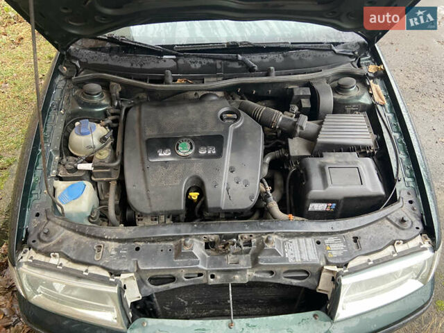 Зеленый Шкода Октавия, объемом двигателя 1.6 л и пробегом 275 тыс. км за 4500 $, фото 7 на Automoto.ua