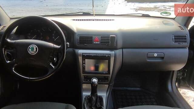 Зеленый Шкода Октавия, объемом двигателя 1.6 л и пробегом 253 тыс. км за 5000 $, фото 18 на Automoto.ua