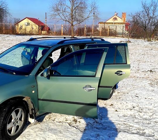 Зелений Шкода Октавія, об'ємом двигуна 2 л та пробігом 330 тис. км за 4000 $, фото 1 на Automoto.ua