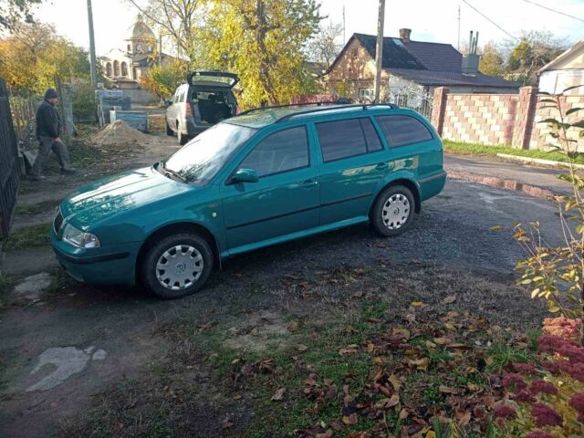 Зеленый Шкода Октавия, объемом двигателя 1.6 л и пробегом 193 тыс. км за 4200 $, фото 2 на Automoto.ua