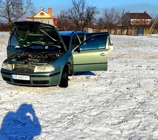 Зелений Шкода Октавія, об'ємом двигуна 2 л та пробігом 330 тис. км за 4000 $, фото 3 на Automoto.ua