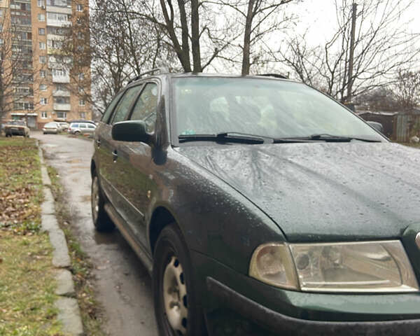 Зеленый Шкода Октавия, объемом двигателя 1.6 л и пробегом 275 тыс. км за 4500 $, фото 2 на Automoto.ua