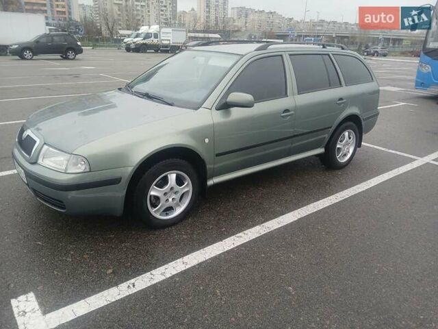 Зеленый Шкода Октавия, объемом двигателя 1.6 л и пробегом 273 тыс. км за 5300 $, фото 4 на Automoto.ua