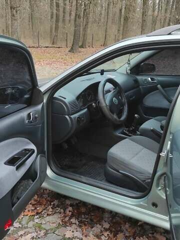 Зеленый Шкода Октавия, объемом двигателя 1.6 л и пробегом 292 тыс. км за 4200 $, фото 16 на Automoto.ua