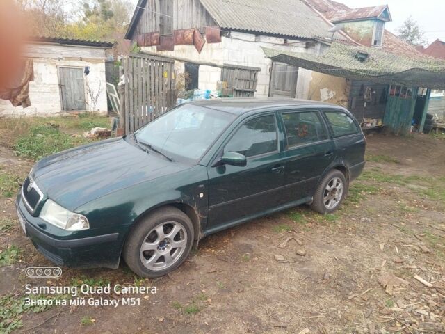 Зеленый Шкода Октавия, объемом двигателя 1.9 л и пробегом 288 тыс. км за 2400 $, фото 1 на Automoto.ua