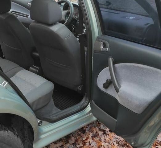 Зеленый Шкода Октавия, объемом двигателя 1.6 л и пробегом 292 тыс. км за 4200 $, фото 13 на Automoto.ua