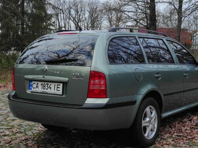 Зеленый Шкода Октавия, объемом двигателя 1.6 л и пробегом 292 тыс. км за 4200 $, фото 3 на Automoto.ua