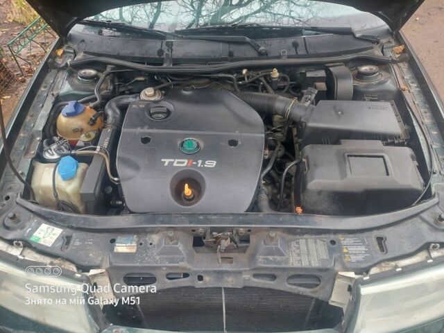 Зеленый Шкода Октавия, объемом двигателя 1.9 л и пробегом 289 тыс. км за 1700 $, фото 1 на Automoto.ua