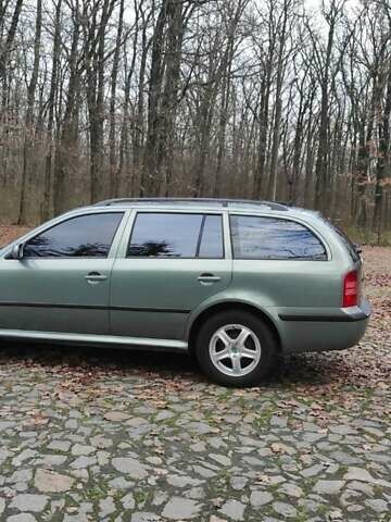 Зеленый Шкода Октавия, объемом двигателя 1.6 л и пробегом 292 тыс. км за 4200 $, фото 4 на Automoto.ua