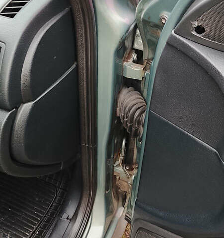 Зеленый Шкода Октавия, объемом двигателя 1.8 л и пробегом 286 тыс. км за 4800 $, фото 8 на Automoto.ua