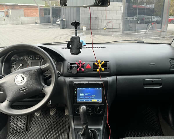 Зеленый Шкода Октавия, объемом двигателя 1.6 л и пробегом 331 тыс. км за 3650 $, фото 7 на Automoto.ua