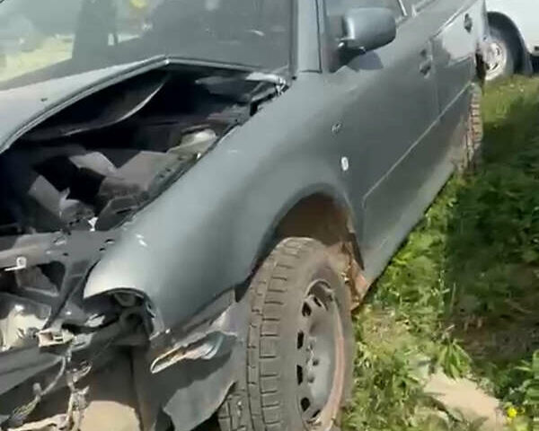 Зелений Шкода Октавія, об'ємом двигуна 2 л та пробігом 175 тис. км за 1600 $, фото 6 на Automoto.ua