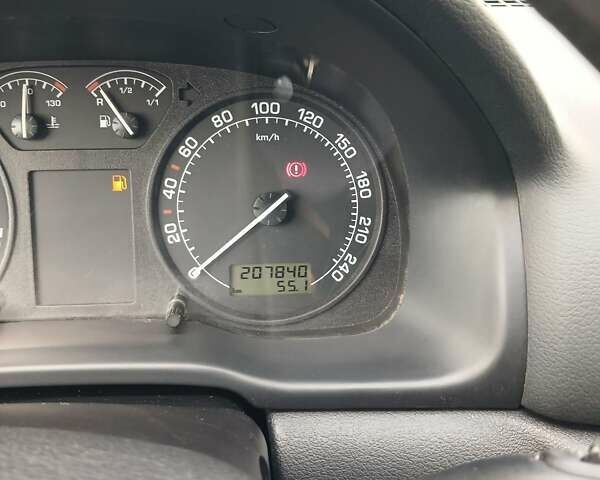 Зеленый Шкода Октавия, объемом двигателя 1.6 л и пробегом 208 тыс. км за 5100 $, фото 1 на Automoto.ua