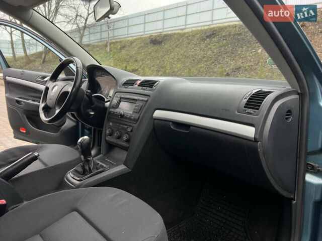 Зелений Шкода Октавія, об'ємом двигуна 1.6 л та пробігом 245 тис. км за 4999 $, фото 22 на Automoto.ua