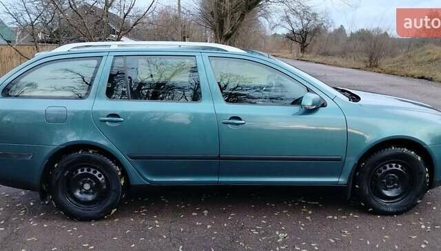 Зеленый Шкода Октавия, объемом двигателя 1.59 л и пробегом 250 тыс. км за 6000 $, фото 4 на Automoto.ua